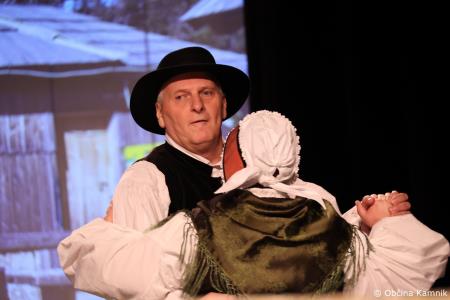 Ples in glasba izpod kamniških planin v izvedbi Folklorne skupine Kamnik in njihovih prijateljev  (86)